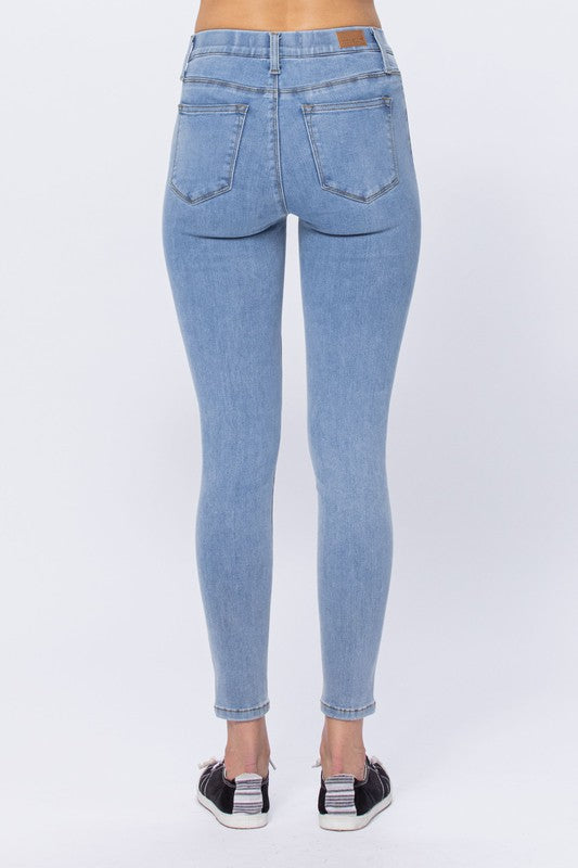 Judy Blue Curvy Jegging